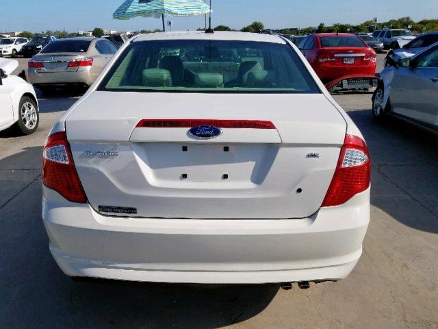 3FAHP0HA0AR233086 - 2010 FORD FUSION SE WHITE photo 10