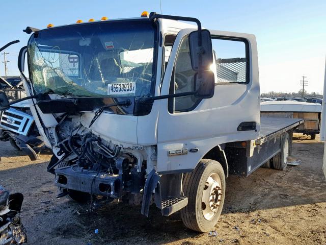 3FRML55Z06V198630 - 2006 FORD LOW CAB FO WHITE photo 2