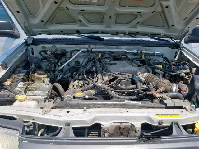 5N1ED28Y4YC562716 - 2000 NISSAN XTERRA XE SILVER photo 7