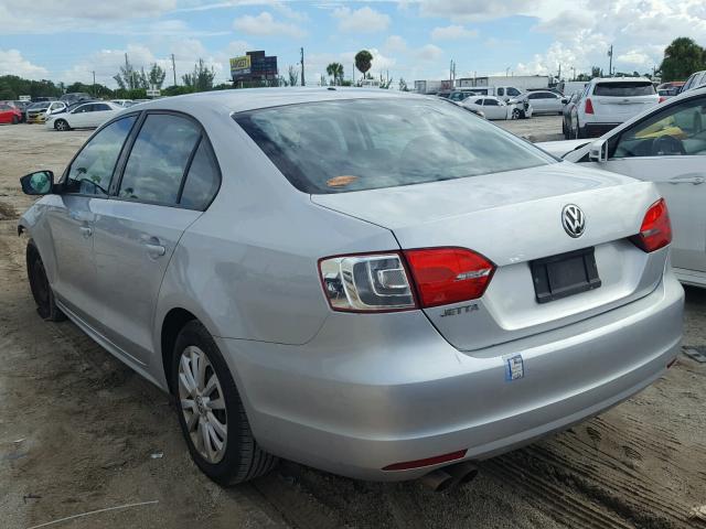 3VW2K7AJ8DM367263 - 2013 VOLKSWAGEN JETTA BASE 银色 照片 3
