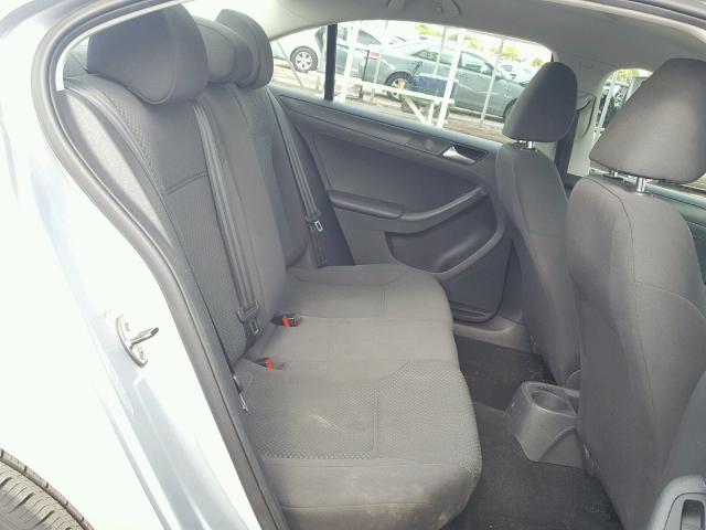 3VW2K7AJ8DM367263 - 2013 VOLKSWAGEN JETTA BASE 银色 照片 6