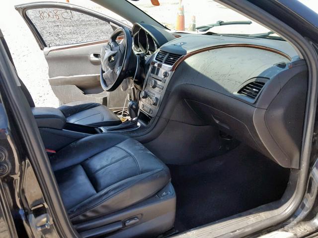1G1ZE5EB0AF144607 - 2010 CHEVROLET MALIBU LTZ შავი ფოტო 5
