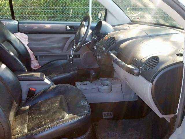 3VWCD31Y15M354859 - 2005 VOLKSWAGEN NEW BEETLE ნაცრისფერი ფოტო 5