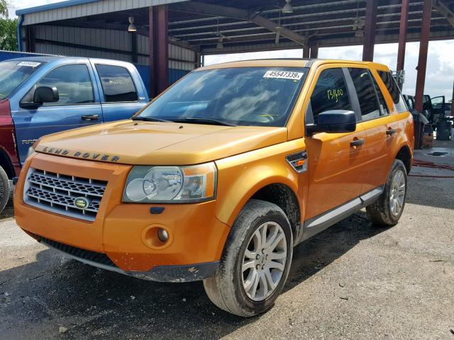 SALFS24N98H014720 - 2008 LAND ROVER LR2 SE TEC ORANGE photo 2