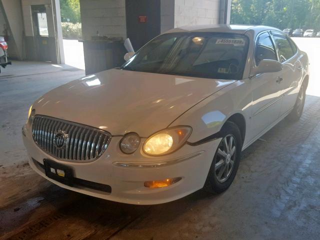 2G4WD582481133714 - 2008 BUICK LACROSSE C WHITE photo 2