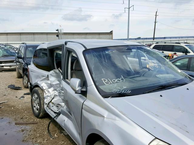 KNDMB133886227145 - 2008 KIA SEDONA SILVER photo 9