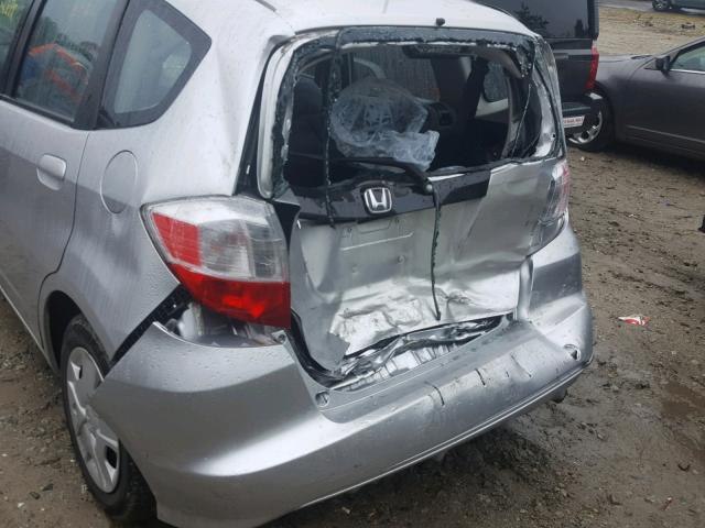 JHMGE8H38DC020965 - 2013 HONDA FIT GRAY photo 9