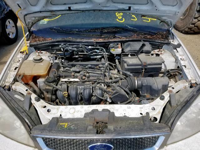 1FAFP34N37W230500 - 2007 FORD FOCUS ZX4 WHITE photo 7