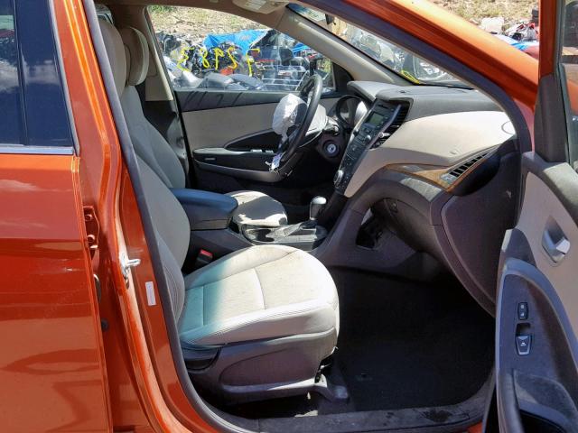 5XYZTDLBXGG366958 - 2016 HYUNDAI SANTA FE S ORANGE photo 5