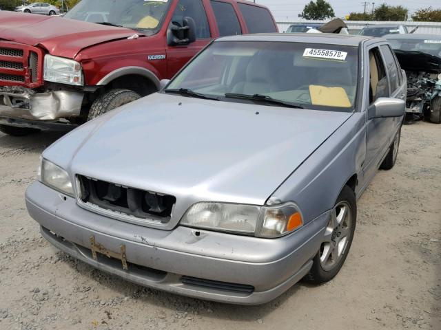 YV1LS5677W1503904 - 1998 VOLVO S70 GLT SILVER photo 2