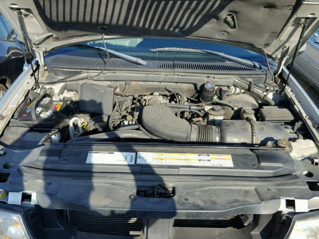 5LMPU28L6WLJ60008 - 1998 LINCOLN NAVIGATOR SILVER photo 7