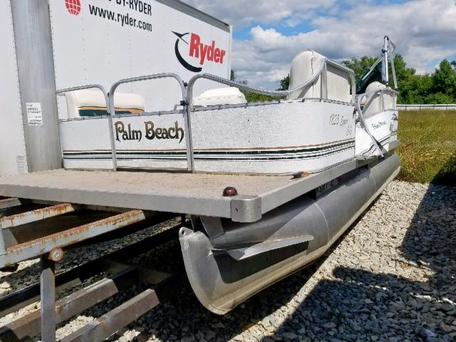 SBP19707E404 - 2004 BOAT PONTOON WHITE photo 2