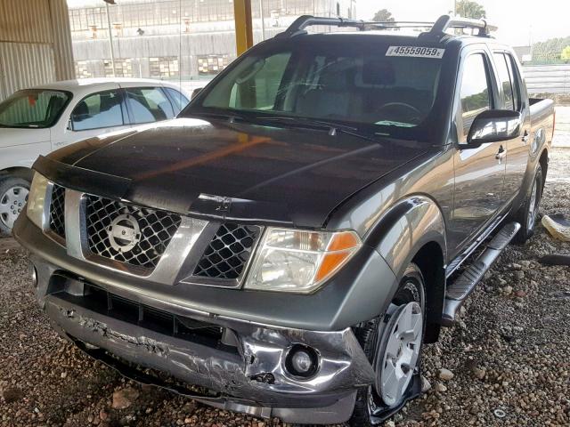 1N6AD07U85C464044 - 2005 NISSAN FRONTIER C GRAY photo 2