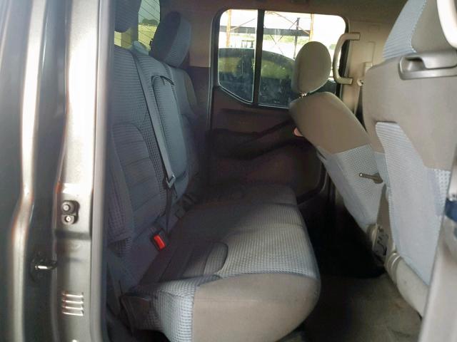 1N6AD07U85C464044 - 2005 NISSAN FRONTIER C GRAY photo 6