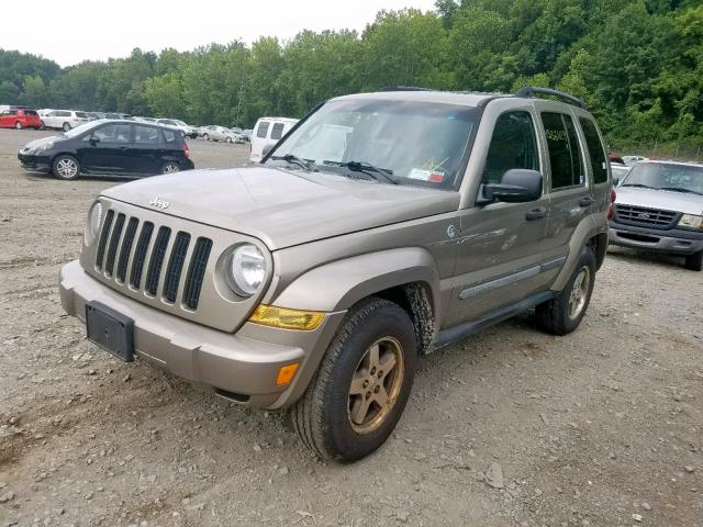 1J4GL38K45W687611 - 2005 JEEP LIBERTY RE TAN photo 2