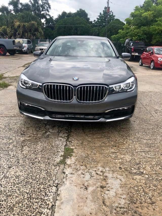 WBA7E4C54JGV23834 - 2018 BMW 740 XI GRAY photo 2