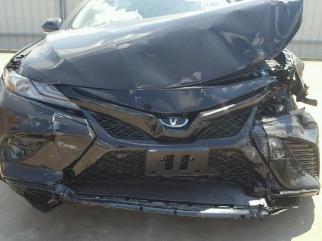 4T1B61HKXJU128383 - 2018 TOYOTA CAMRY XSE BLACK photo 9