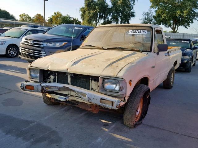 JT4RN34R4D0079147 - 1983 TOYOTA PICKUP 1/2 YELLOW photo 2