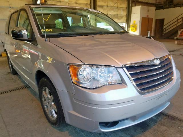 2A4RR5D10AR398003 - 2010 CHRYSLER TOWN & COU SILVER photo 1