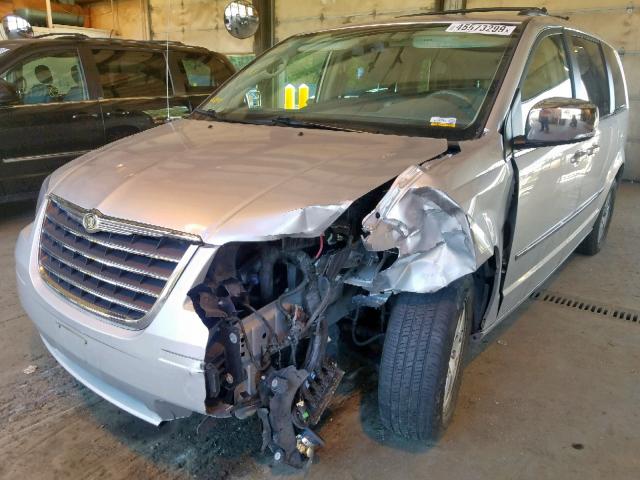 2A4RR5D10AR398003 - 2010 CHRYSLER TOWN & COU SILVER photo 2