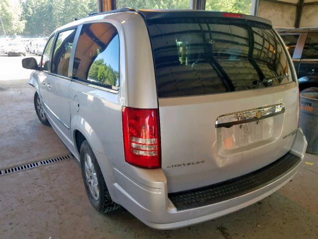 2A4RR5D10AR398003 - 2010 CHRYSLER TOWN & COU SILVER photo 3