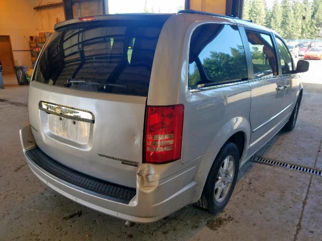 2A4RR5D10AR398003 - 2010 CHRYSLER TOWN & COU SILVER photo 4