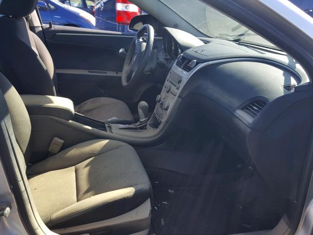 1G1ZC5E00A4101725 - 2010 CHEVROLET MALIBU 1LT SILVER photo 5