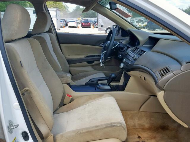 1HGCP26408A076128 - 2008 HONDA ACCORD LXP WHITE photo 5