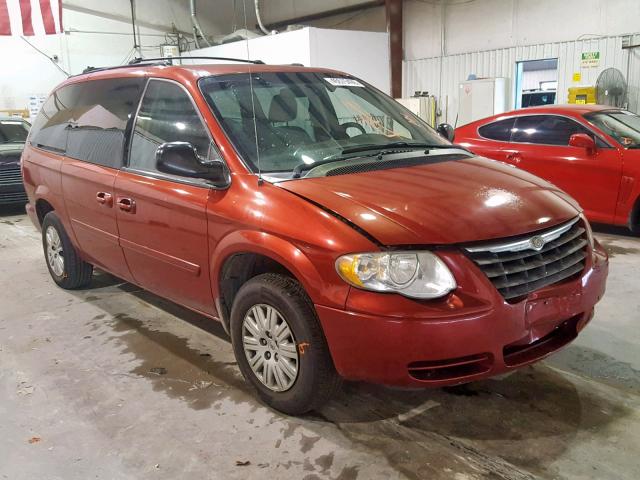 2A4GP44RX6R714902 - 2006 CHRYSLER TOWN & COU RED photo 1