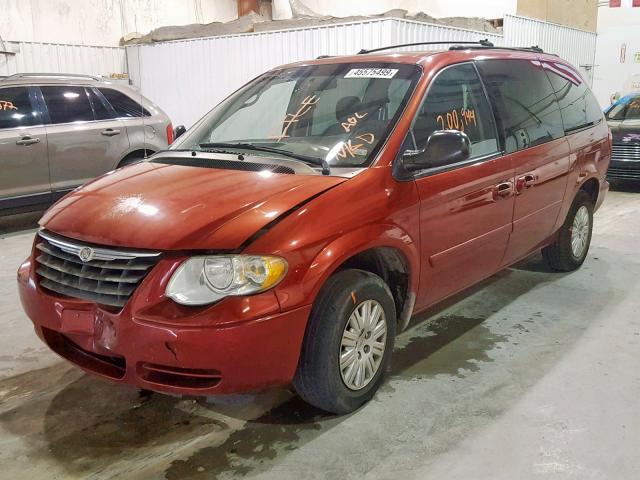 2A4GP44RX6R714902 - 2006 CHRYSLER TOWN & COU RED photo 2