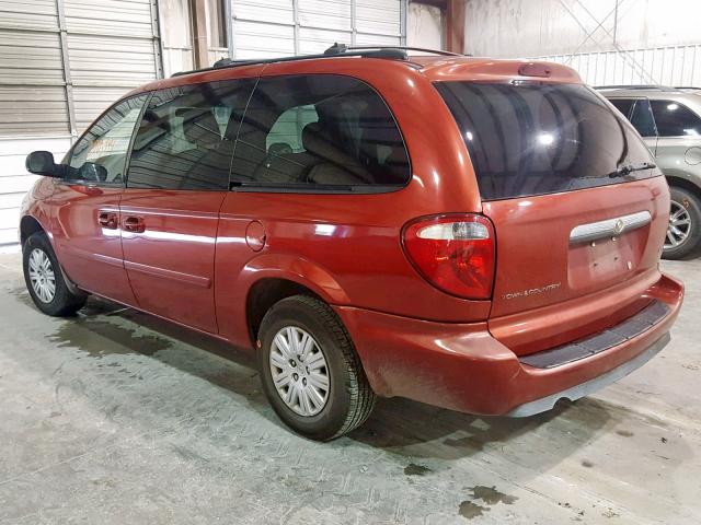 2A4GP44RX6R714902 - 2006 CHRYSLER TOWN & COU RED photo 3