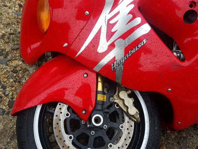 JS1GW71A642106230 - 2004 SUZUKI GSX1300 R RED photo 9