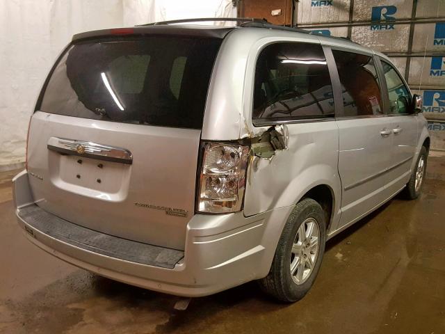 2A8HR54179R648889 - 2009 CHRYSLER TOWN & COU SILVER photo 4