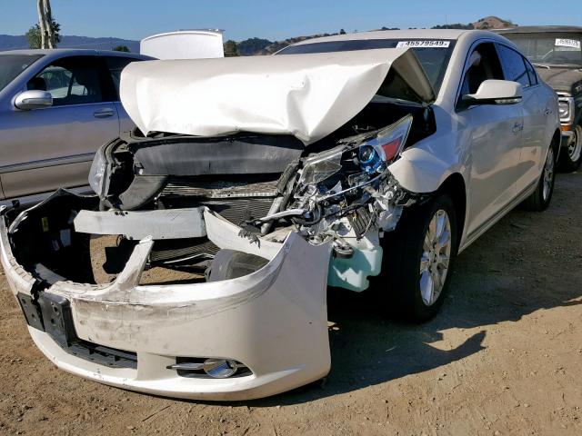 1G4GC5ER3DF158227 - 2013 BUICK LACROSSE WHITE photo 2