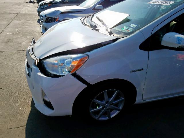 JTDKDTB32C1014440 - 2012 TOYOTA PRIUS C WHITE photo 9