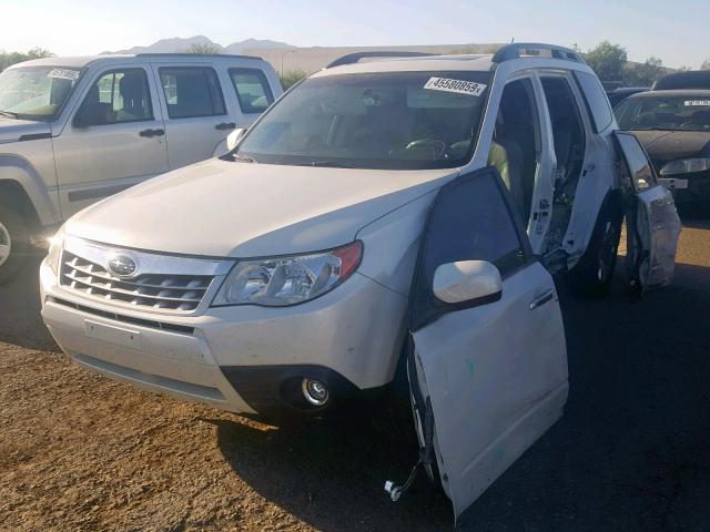 JF2SHAFC4DH410396 - 2013 SUBARU FORESTER L WHITE photo 2