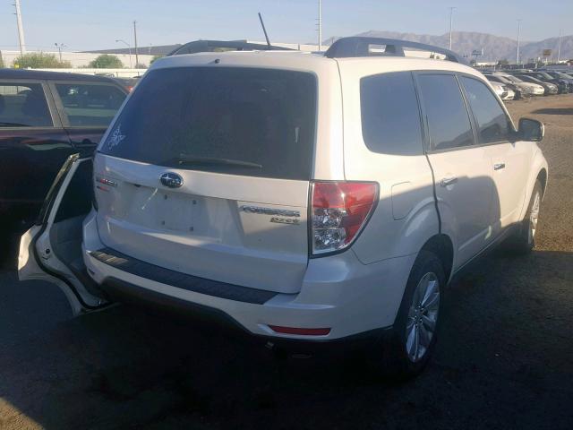 JF2SHAFC4DH410396 - 2013 SUBARU FORESTER L WHITE photo 4