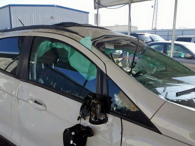 MAJ3P1TEXJC199005 - 2018 FORD ECOSPORT S WHITE photo 9