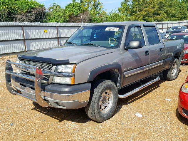 1GCGK13U93F217724 - 2003 CHEVROLET SILVERADO GOLD photo 2