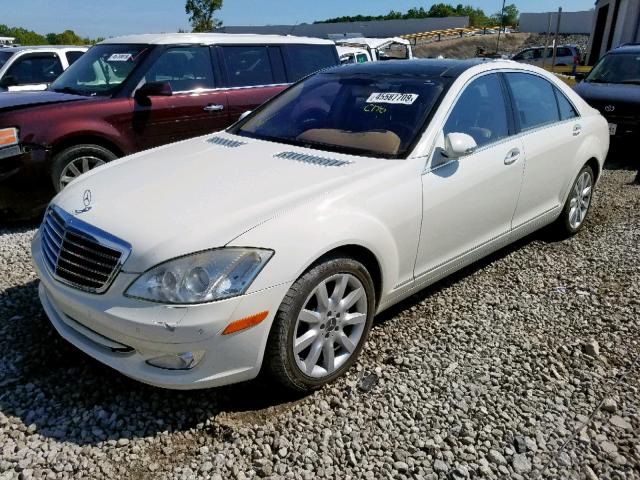 WDDNG71X88A153940 - 2008 MERCEDES-BENZ S 550 WHITE photo 2