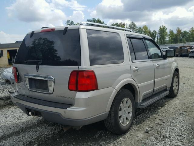 5LMFU28R44LJ22581 - 2004 LINCOLN NAVIGATOR 银色 照片 4