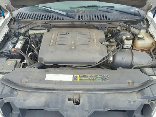 5LMFU28R44LJ22581 - 2004 LINCOLN NAVIGATOR 银色 照片 7