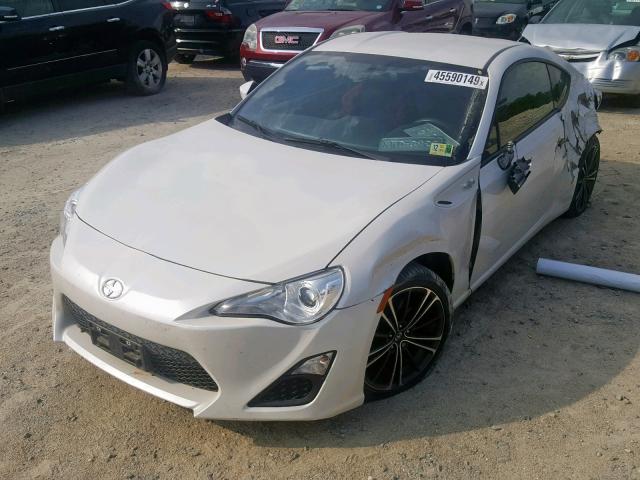 JF1ZNAA11D1731841 - 2013 SCION FRS WHITE photo 2