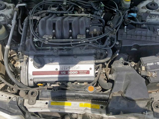 JN1CA31D41T814300 - 2001 NISSAN MAXIMA GXE WHITE photo 7