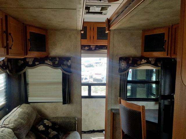 4YDF30524A4730612 - 2010 KEYSTONE MONTANA WHITE photo 8