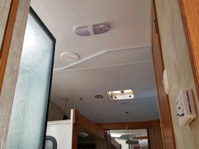 4YDF30524A4730612 - 2010 KEYSTONE MONTANA WHITE photo 9