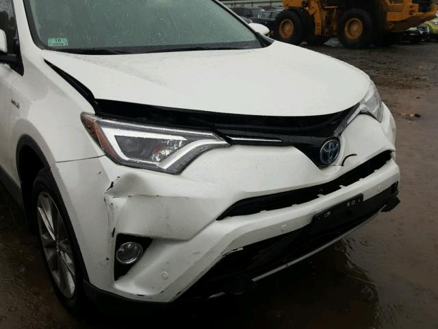 JTMDJREVXHD147129 - 2017 TOYOTA RAV4 HV LI WHITE photo 9