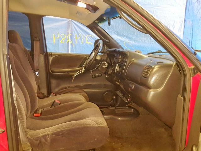 1B7HG2AZXYS604744 - 2000 DODGE DAKOTA QUA RED photo 5