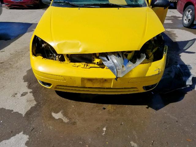 1FAFP37N17W220009 - 2007 FORD FOCUS ZX5 YELLOW photo 7