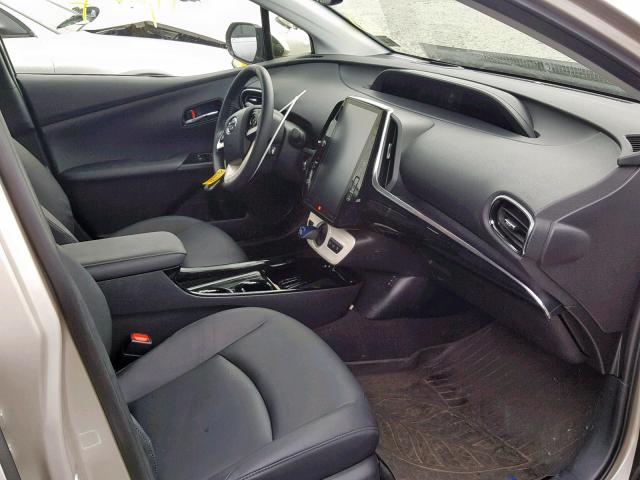 JTDKARFP7H3048006 - 2017 TOYOTA PRIUS PRIM 银色 照片 5